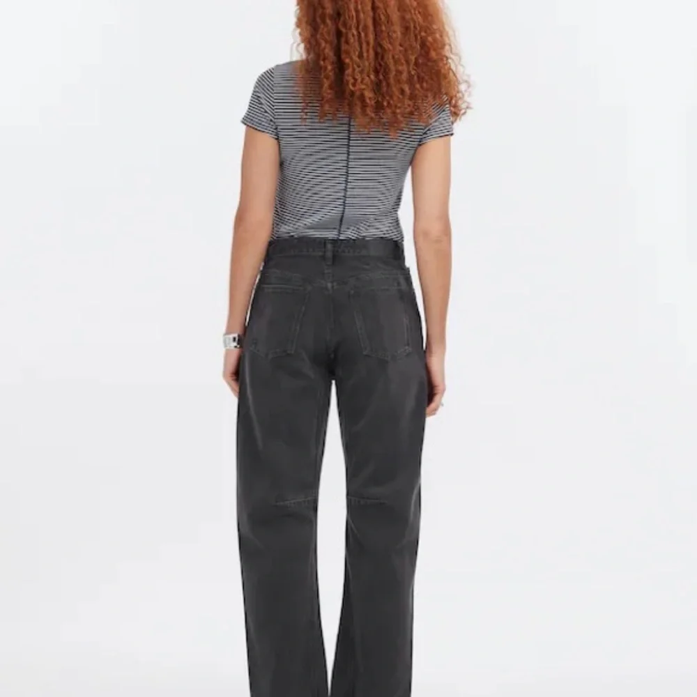 Madewell darted barrel leg Jean - Picture 3 of 9